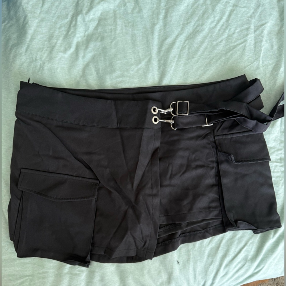 SHEIN Black Asymmetrical Skirt